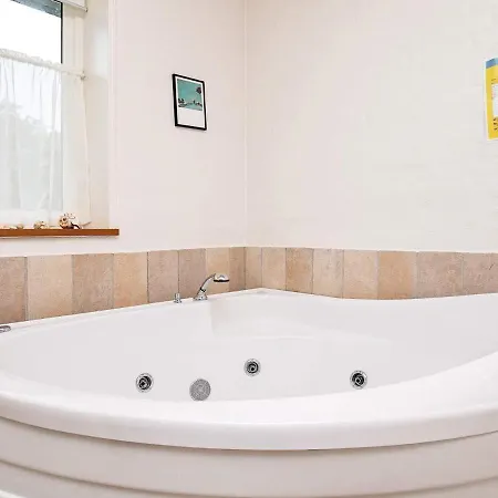 Luxurious Holiday Home In Sp Ttrup With Jacuzzi Holiday home *