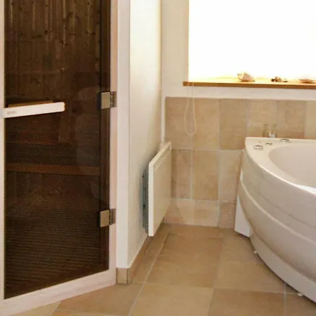 Luxurious Holiday Home In Sp Ttrup With Jacuzzi *